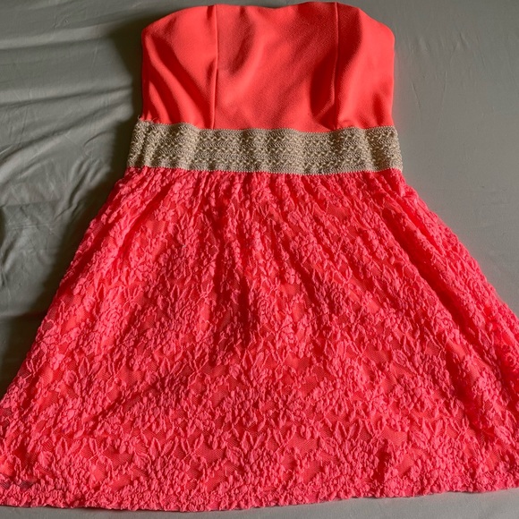 Mini dress - Picture 1 of 2